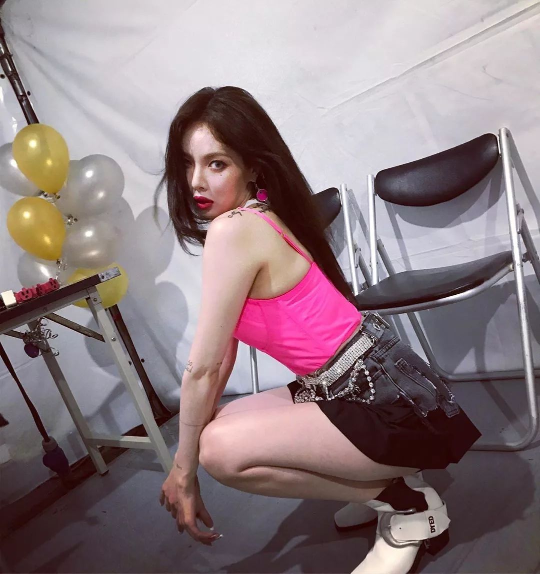 泫雅擁抱自然，尋找內(nèi)心寧靜之旅的最新動態(tài)