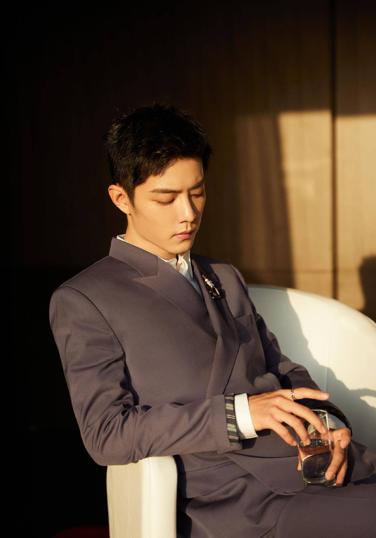 肖戰(zhàn)商務(wù)最新動(dòng)態(tài)，自信與成就感的勵(lì)志之旅匯總