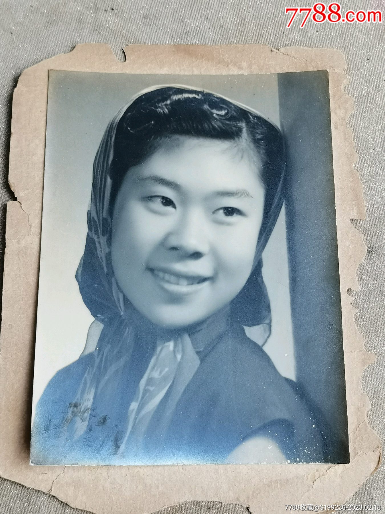 美女老照片的魅力，歷久彌新，時(shí)光見證美麗風(fēng)采