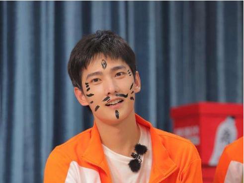 王鶴棣最新商務(wù)，展現(xiàn)變化的力量與自信成長的旅程