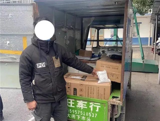 最新快遞員偷快遞現(xiàn)象，原因解析與應對策略