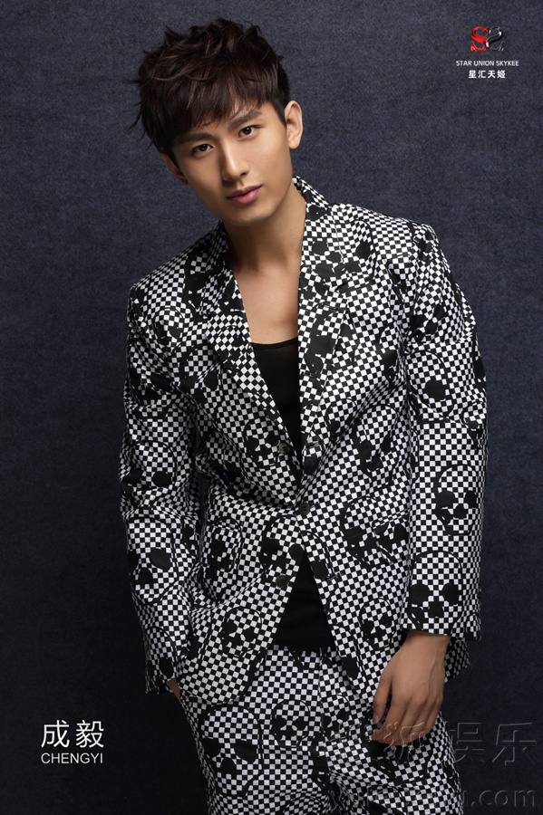 成毅最新劇透揭秘，小巷深處的獨特風(fēng)情