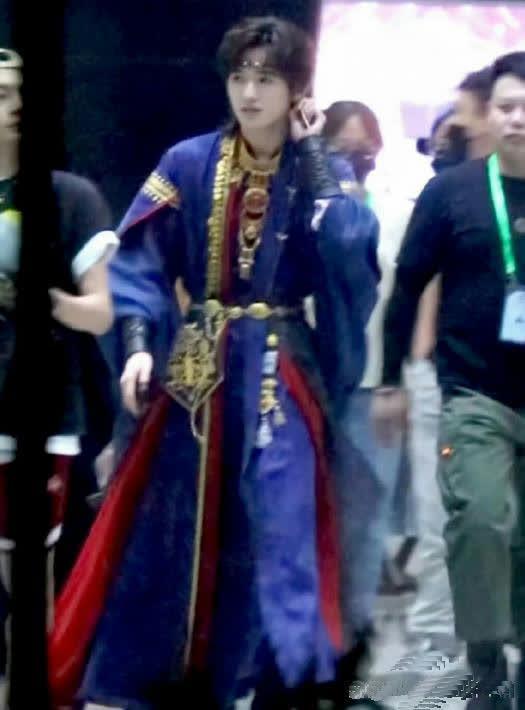 王牌最新路透照揭秘，小巷深處的獨(dú)特風(fēng)情