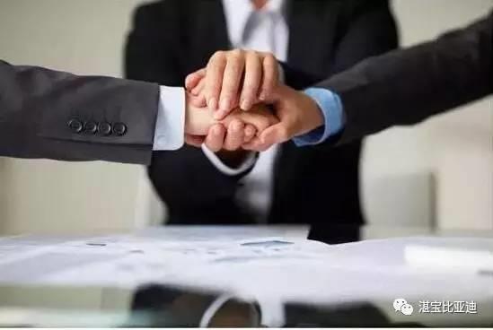 黃金交易最新價(jià)格及市場走勢分析，多方觀點(diǎn)與個(gè)人立場探討