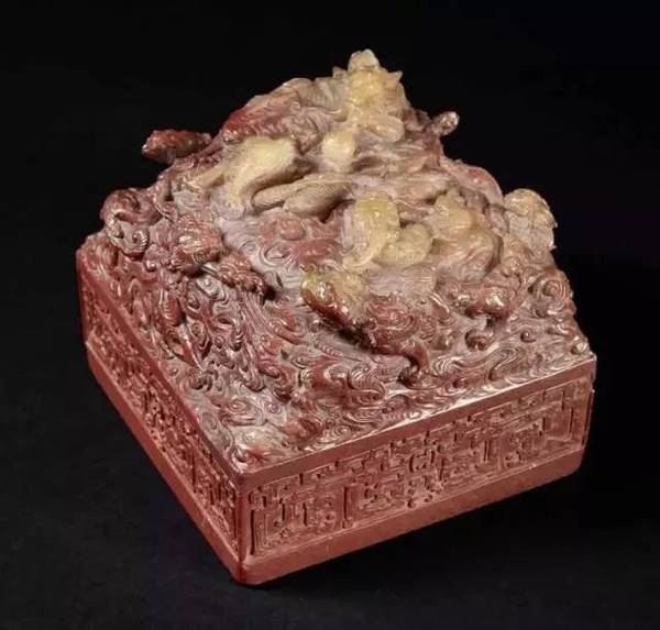 時代之光下的璀璨明珠，最新款寶雕亮相！